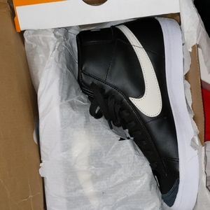 Nike Blazer Mid '77 WOMENS